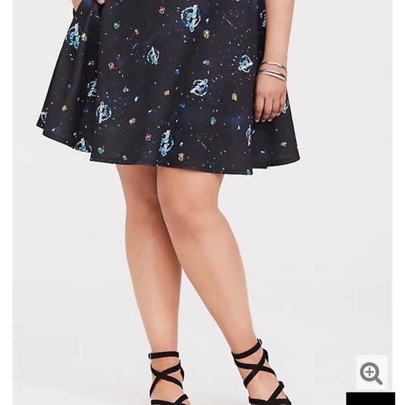 Torrid size 4 MARVEL AVENGERS ENDGAME SCUBA SKIRT - Picture 3 of 9